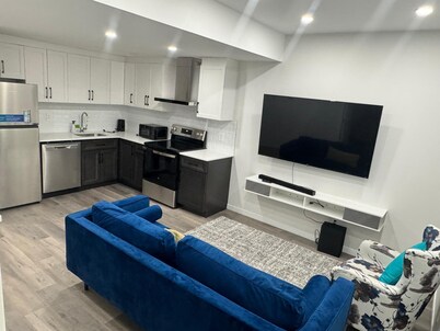 Cozy Apartment Northwest Calgary