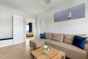 Televisión y oficina 