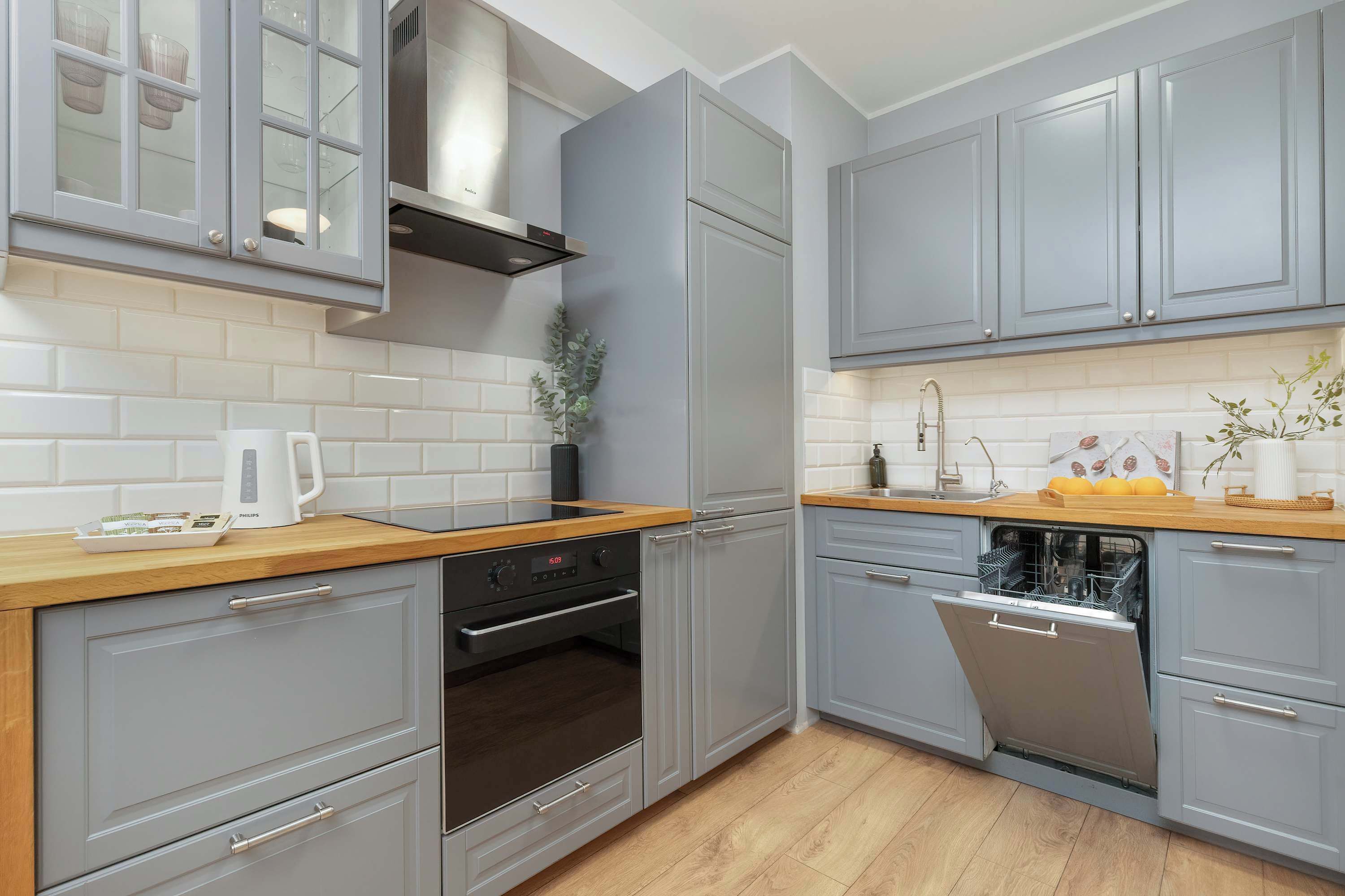 Oven, stovetop, dishwasher, cookware/dishes/utensils