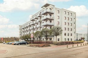 Unclassified image, 5 of 22, button