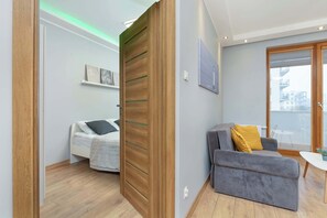 1 habitación, tabla de planchar con plancha, wifi y ropa de cama 