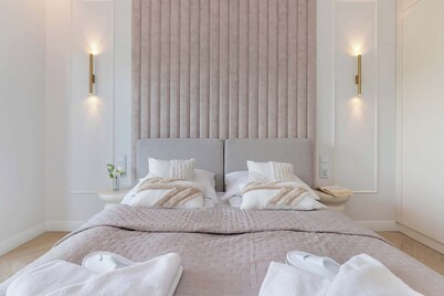Spacious Apartment | 2 Balconies, Gym and Parking