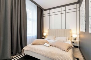 2 bedrooms, desk, iron/ironing board, travel crib