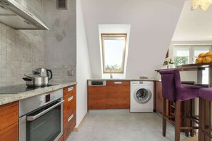 Unclassified image, 5 of 32, button