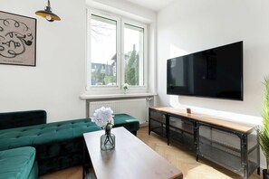 Unclassified image, 5 of 27, button