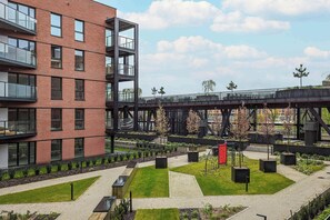 المنطقة المحيطة بالمنشأة