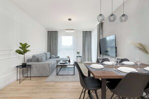 Dining - Starowiejska 62A | 2-Bedroom Apartment | Balcony (Gdańsk)