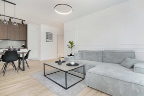 Televisión y oficina 