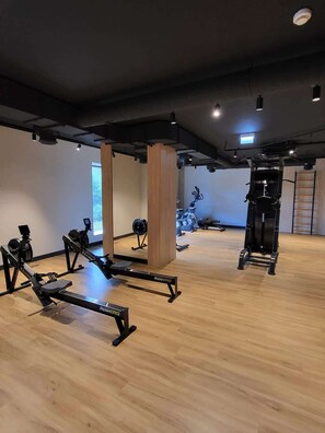 Fitness facility - Modern Apartment with Parking by Noclegi Renters (Gdańsk)