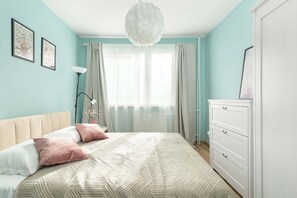 1 habitación, tabla de planchar con plancha, wifi y ropa de cama 
