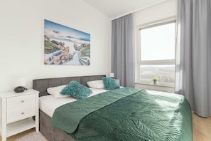 2 bedrooms, iron/ironing board, travel cot, WiFi