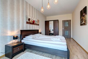 1 bedroom, iron/ironing board, travel cot, WiFi