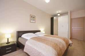 1 bedroom, iron/ironing board, travel crib, WiFi