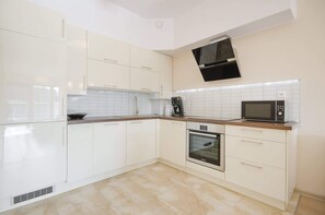 Fridge, oven, stovetop, dishwasher - Modern Apartment in the Center | Parking and SPA Access (Gdańsk)