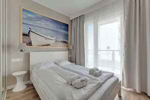 1 bedroom, iron/ironing board, travel crib, WiFi