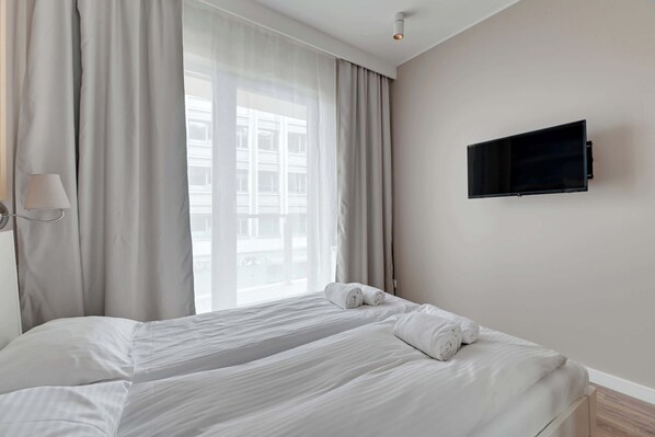 Iron/ironing board, travel cot, WiFi, bed sheets