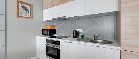 Frigorífic, forn, placa de cuina i rentaplats