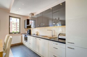 雪櫃、焗爐、爐具、洗碗機