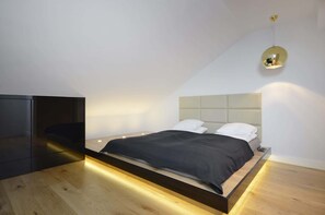 1 bedroom, iron/ironing board, travel cot, WiFi