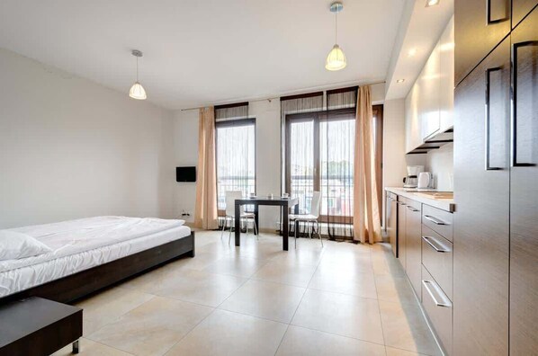 Iron/ironing board, travel cot, WiFi, bed sheets