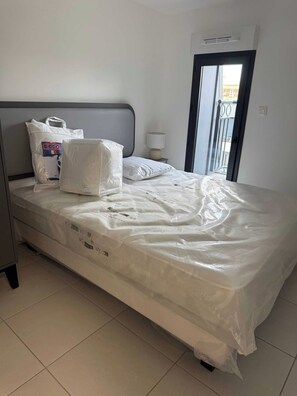 Apartment | 1 bedroom, laptop workspace, iron/ironing board, bed sheets