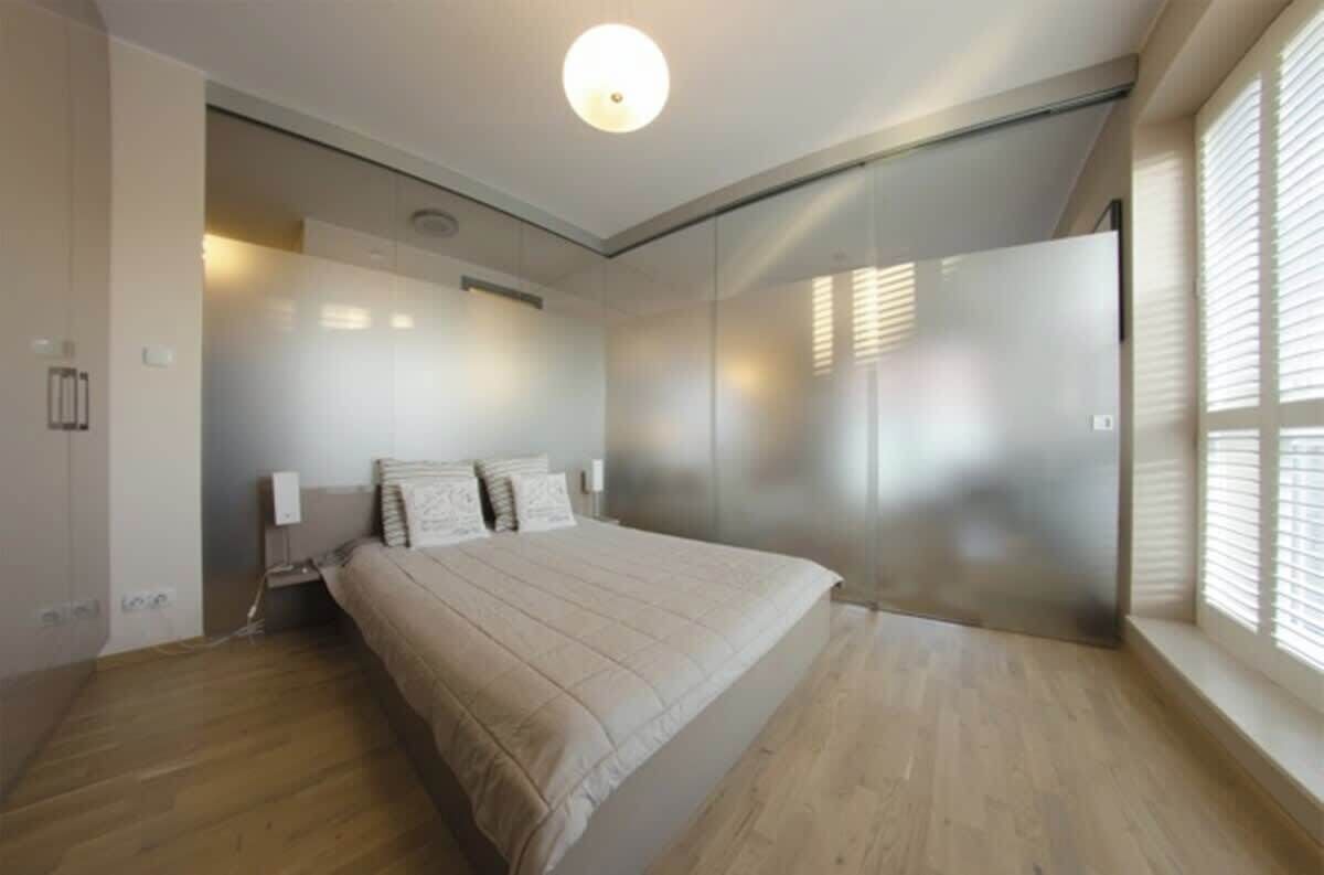 1 habitación, tabla de planchar con plancha, cuna de viaje y wifi 