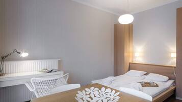 Iron/ironing board, travel cot, WiFi, bed sheets