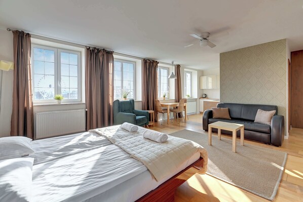 Bügeleisen/Bügelbrett, Reisekinderbett, WLAN, Bettwäsche