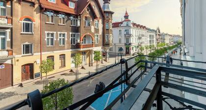 Elegant Apartment in Gdansk | Workspace and 2 Bedrooms