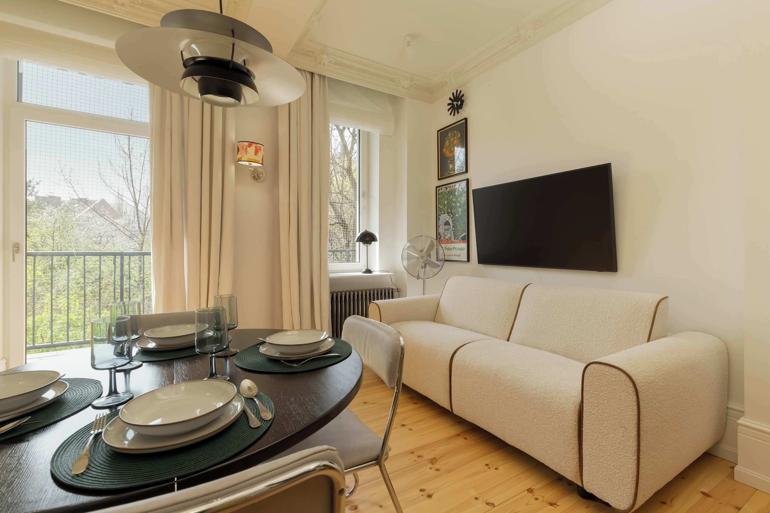 テレビ、書斎 / ワークスペース