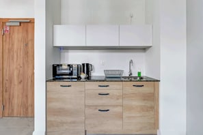 Fridge, microwave, stovetop, electric kettle