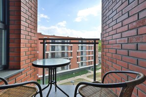 Unclassified image, 3 of 28, button