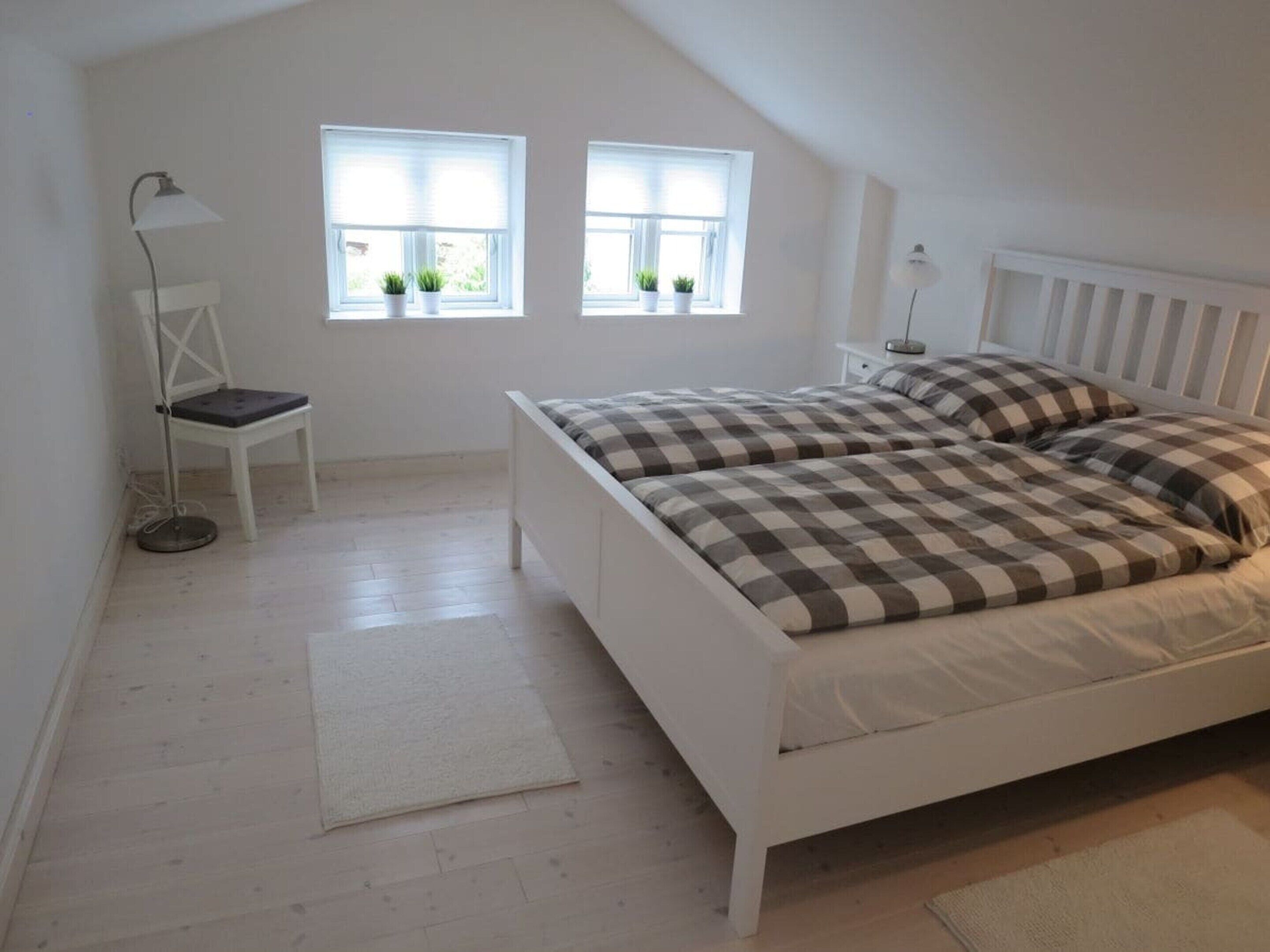 House | 3 bedrooms, individually furnished, iron/ironing board