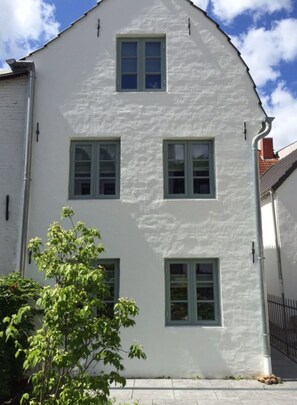 المنشأة من الخارج