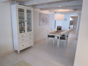 House | Dining
