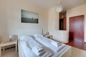 2 bedrooms, desk, iron/ironing board, travel crib