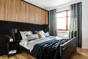 1 bedroom, iron/ironing board, travel crib, WiFi