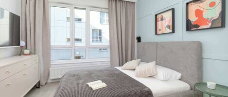 熨斗/熨衣板、旅行婴儿床、WiFi、床单