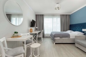 Desk, iron/ironing board, travel cot, WiFi
