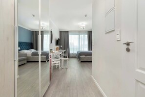 Desk, iron/ironing board, travel cot, WiFi
