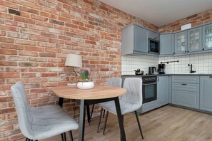 Fridge, microwave, oven, stovetop - Stylish Apartment in the Center | Balcony | Garage Parking (Gdańsk)