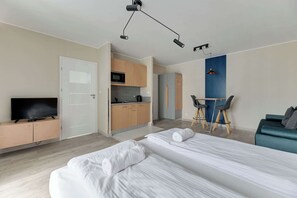 Iron/ironing board, travel cot, WiFi, bed sheets