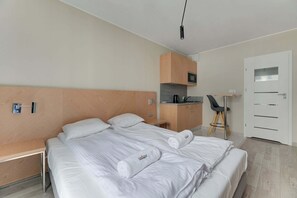 Unclassified image, 5 of 8, button