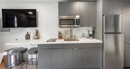 Landing | Stylish Studio in Downtown Hermitage