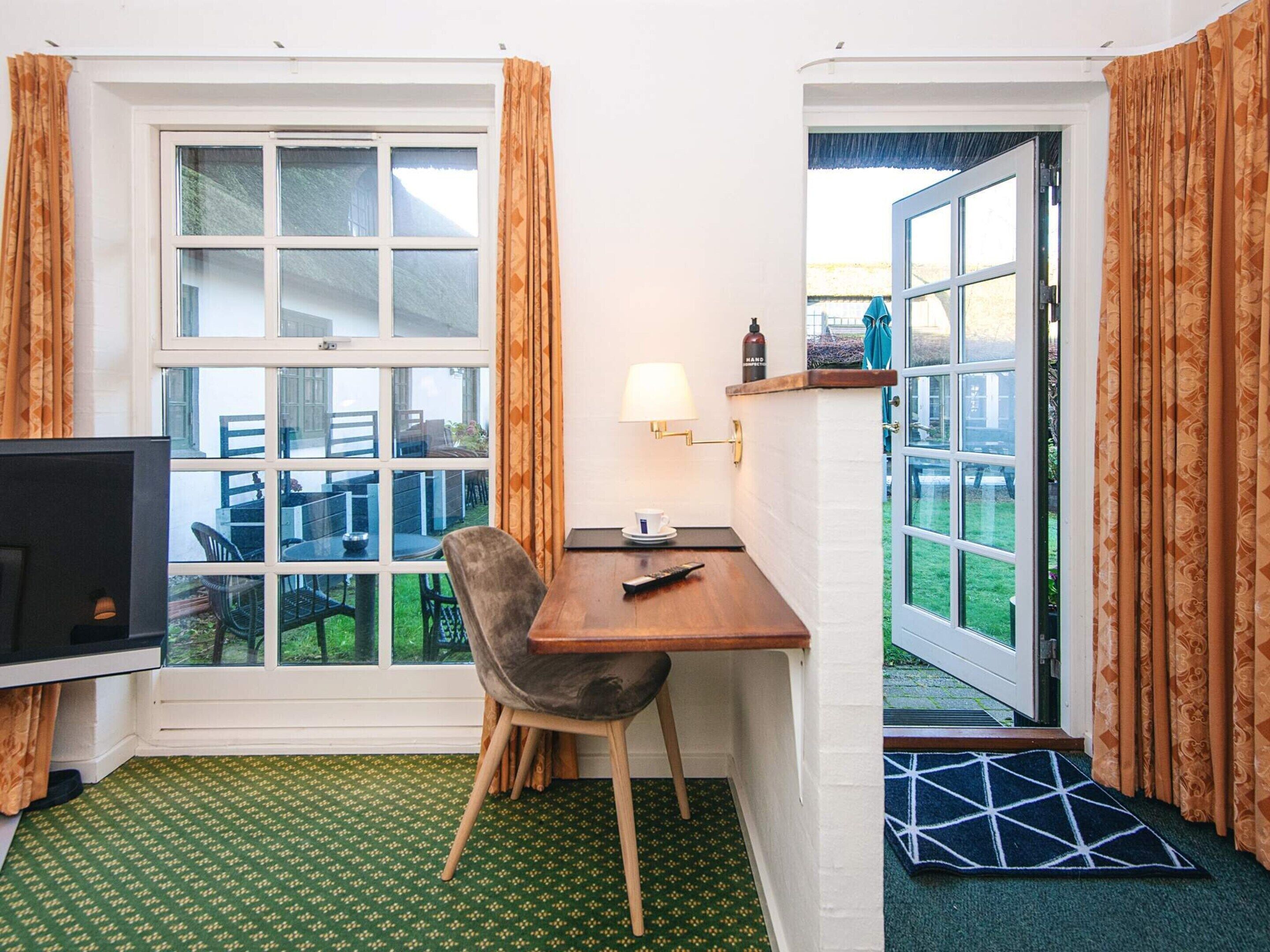 المنشأة من الداخل