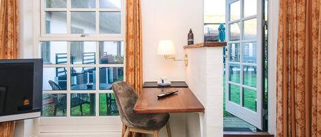 المنشأة من الداخل