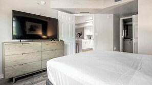 2 bedrooms, desk, iron/ironing board, WiFi