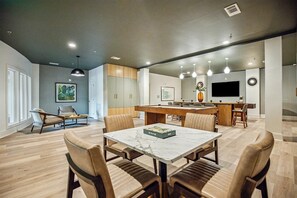 Dining - Landing | Beautiful 1BD, Gym, Rooftop Lounge (Cary)