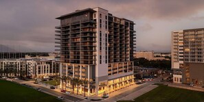 Exterior - Landing | Chic 2BD, Gym (St. Petersburg)