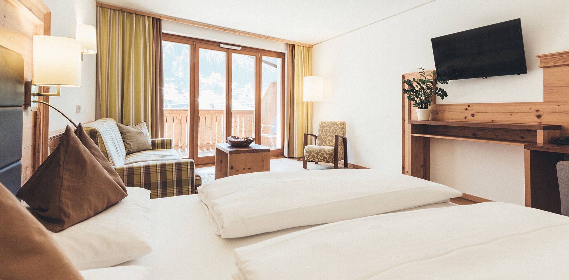 Standard Double Room | Premium bedding, down comforters, minibar, in-room safe